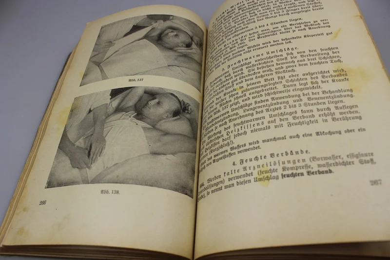 „Unterrichtsbuch für Sanitats Unteroffiziere und Mannschaften“ 1939