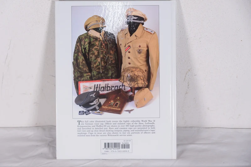 „Deutsche Schirmmütze aus dem Zweiten Weltkrieg“ Guilhem Touratier - Laurient Charnonneau 2013