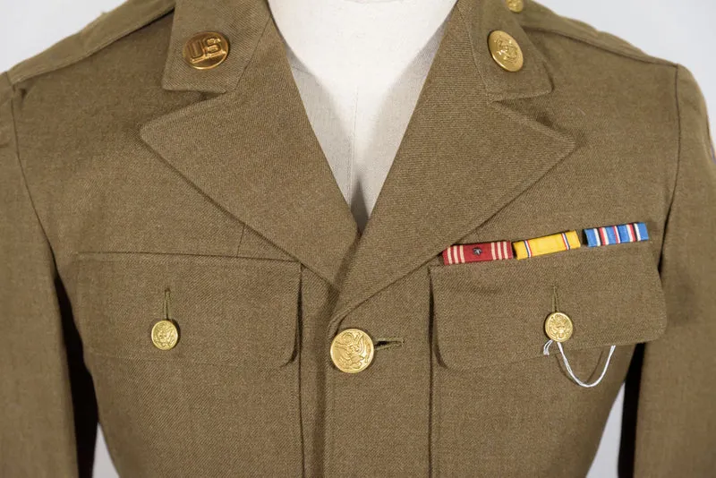 US-Army-Dienstjacke aus dem Zweiten Weltkrieg