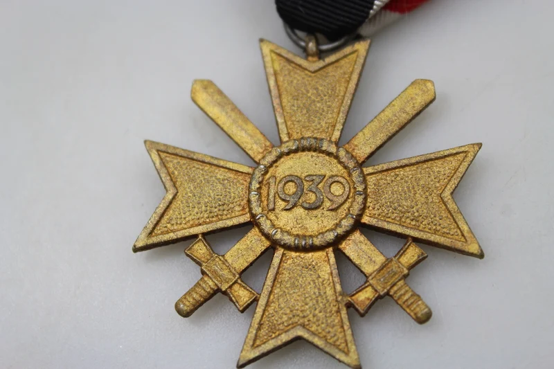 Verdienstkreuz mit Schwertern zweiter Klasse