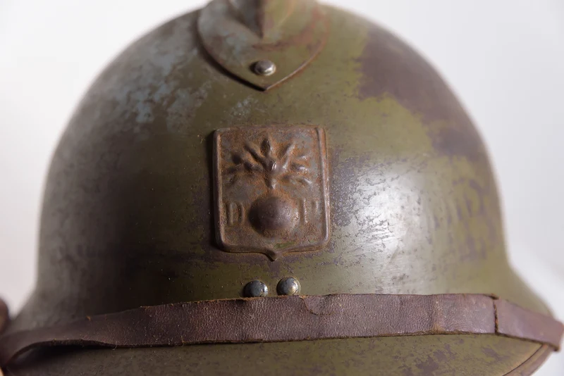 Adrian M.26 Französischer DP-Helm aus dem Zweiten Weltkrieg