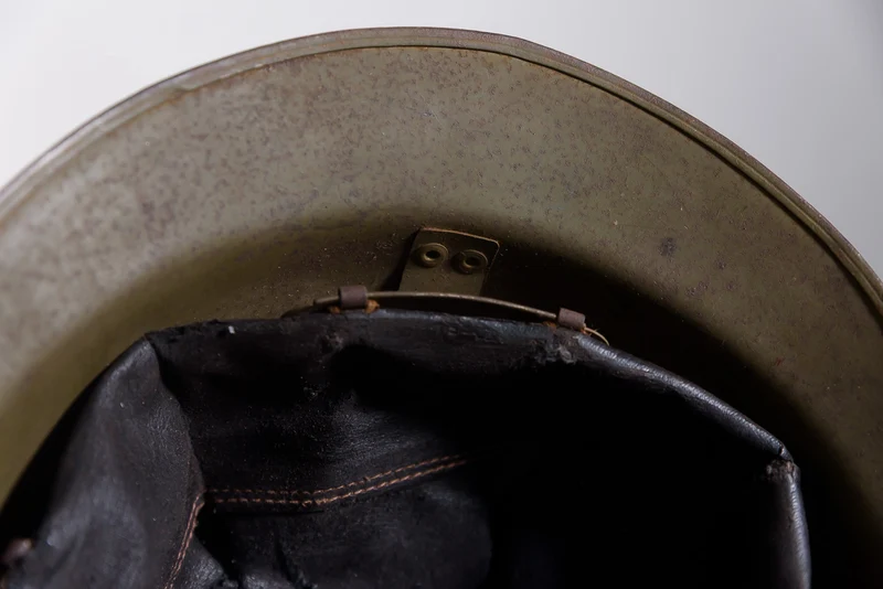 Adrian M.26 Französischer DP-Helm aus dem Zweiten Weltkrieg