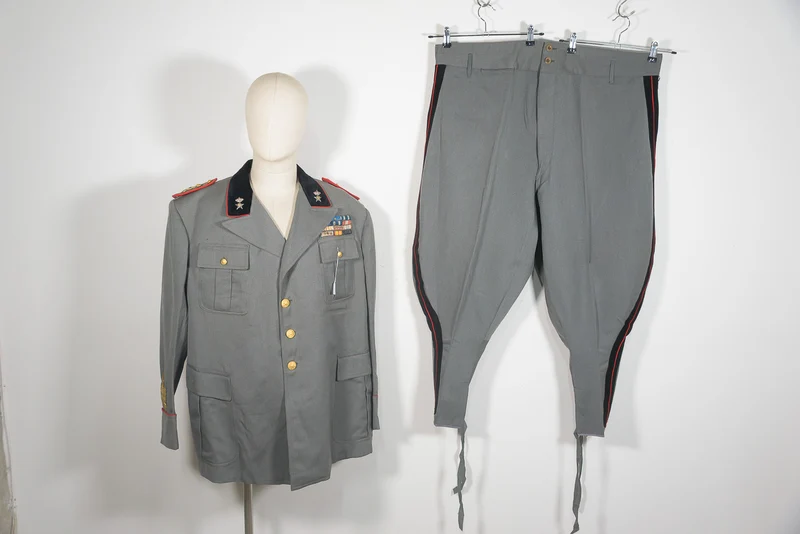 Vollständiger M.34 Infanterie-Oberst-Adjutant des Königs