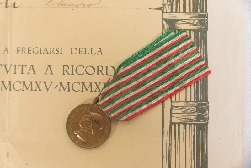 WW1 "Minted from Enemy Bronze" Medaille mit Zertifikat