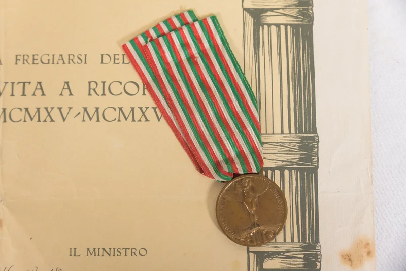 WW1 "Minted from Enemy Bronze" Medaille mit Zertifikat