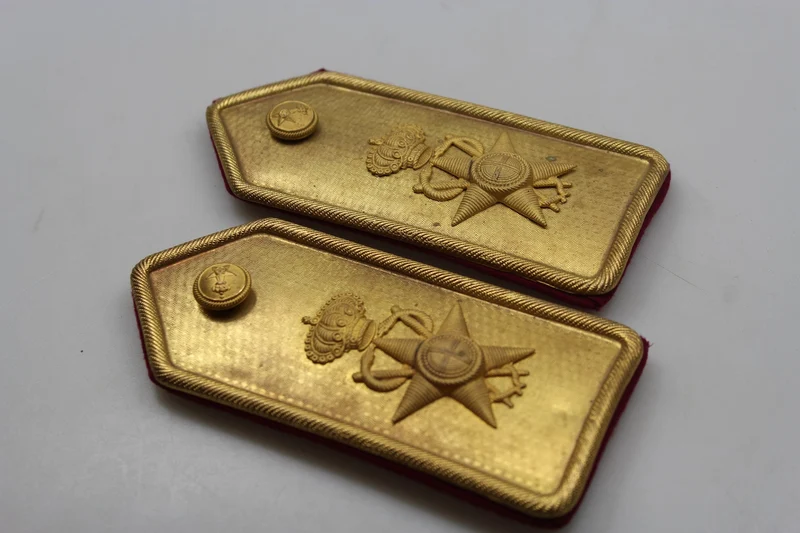 M.34-Schulterpolster mit WW2-Goldplatte