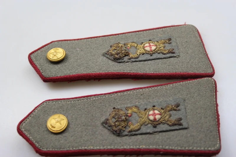 Paar REI M.34 Apotheker-Offiziersschulterpolster