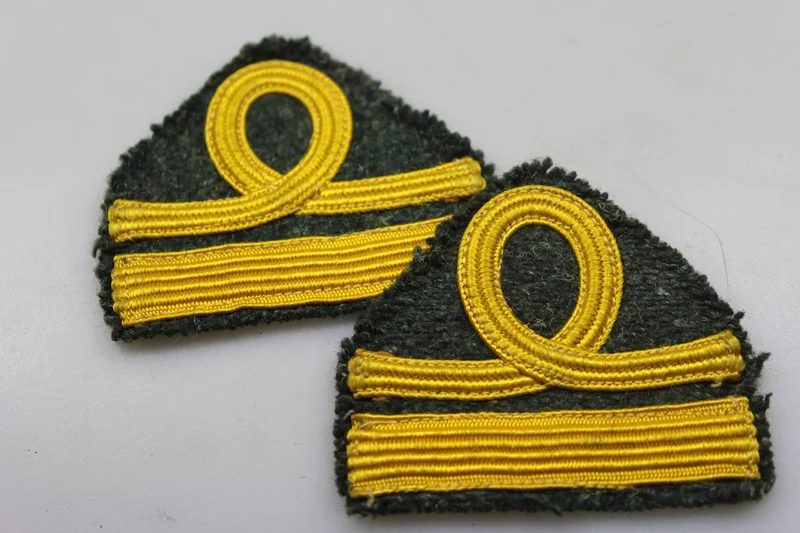 Paar „reduzierte“ M.40-Grade Major REI WW2
