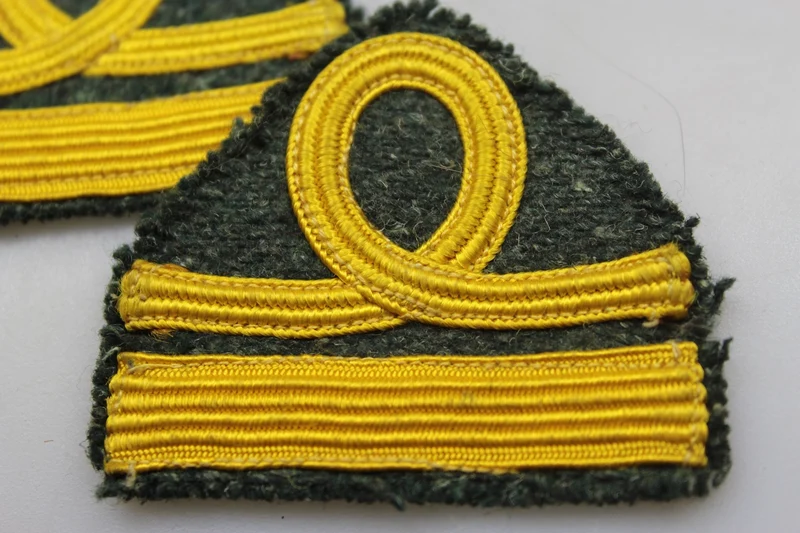Paar „reduzierte“ M.40-Grade Major REI WW2