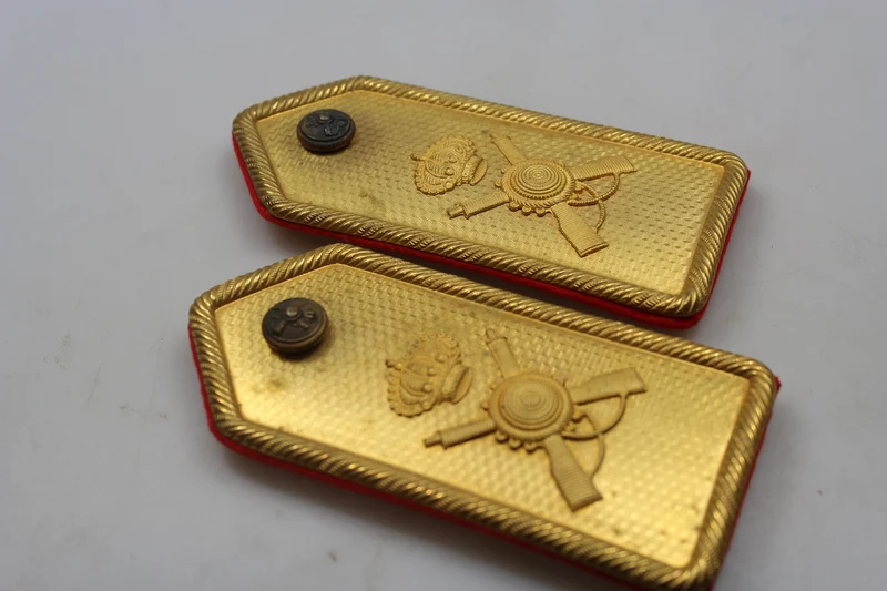 M.34-Schulterpolster mit WW2-Goldplatte