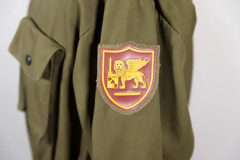 EI-80er-Kampfjacke