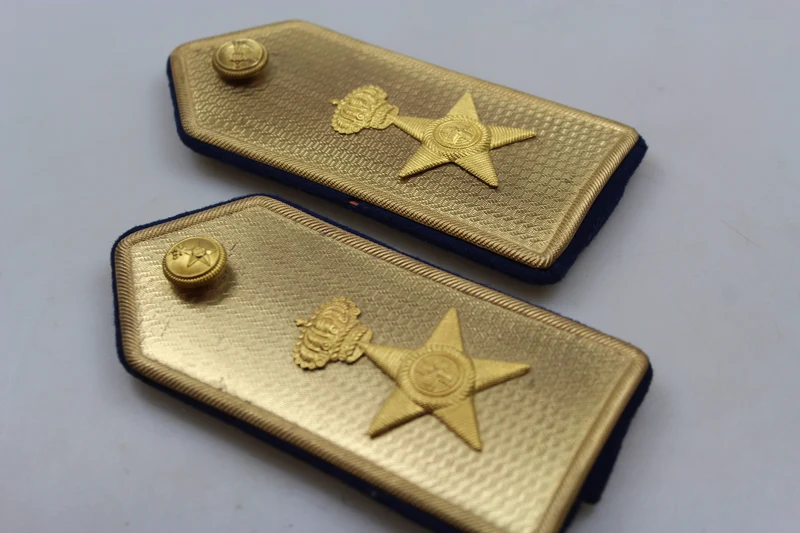 Paar M.34 Schulterpolster mit goldener Platte, offizielles REI WW2