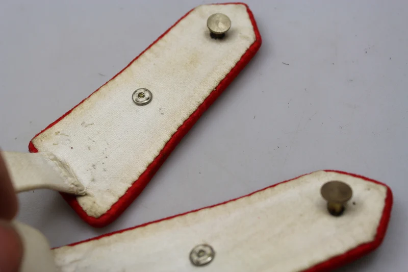 Schulterpolster M.34 für die offizielle weiße REI-Jacke