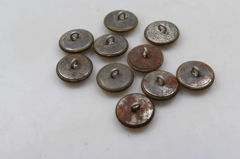 Allgemeine Jackenknöpfe der Wehrmacht aus dem 2. Weltkrieg