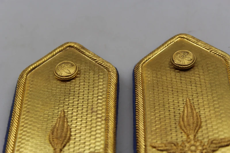 M.34-Schulterpolster mit WW2-Goldplatte