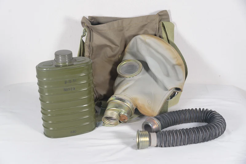 Gasmaske des Warschauer Pakts aus den 80er Jahren