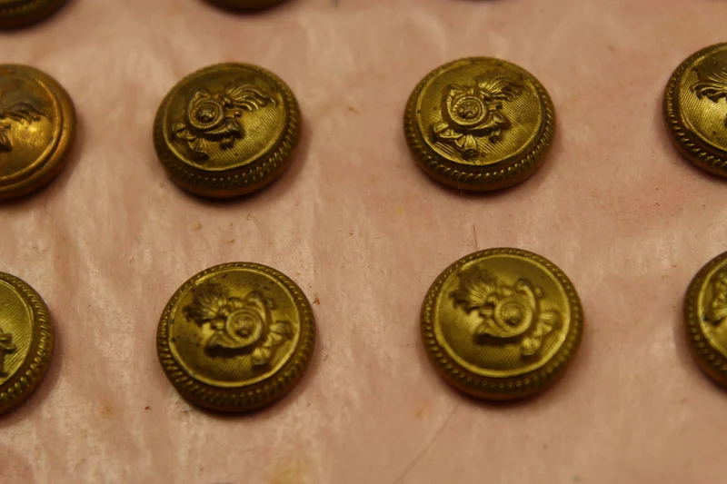 Offizielle REI WW2-Knöpfe