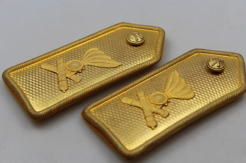 Schulterpolster M.34 mit goldener Platte