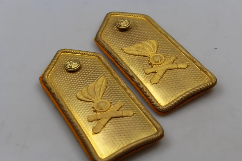 Schulterpolster M.34 mit goldener Platte