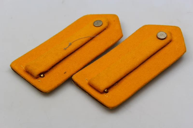 Schulterpolster M.34 mit goldener Platte
