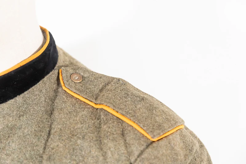 Stoffjacke eines Artillerieoffiziers aus den 20er Jahren