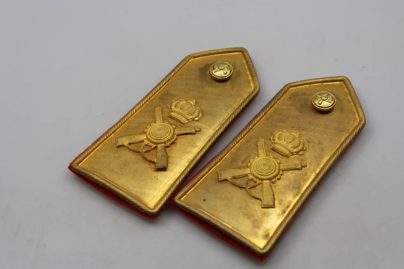 M.34-Schulterpolster mit WW2-Goldplatte