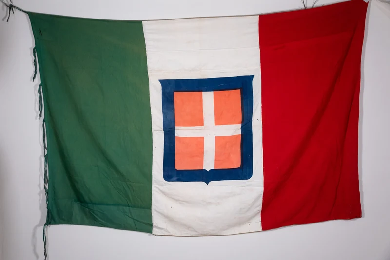 Dreifarbiges Flaggenemblem von Savoyen