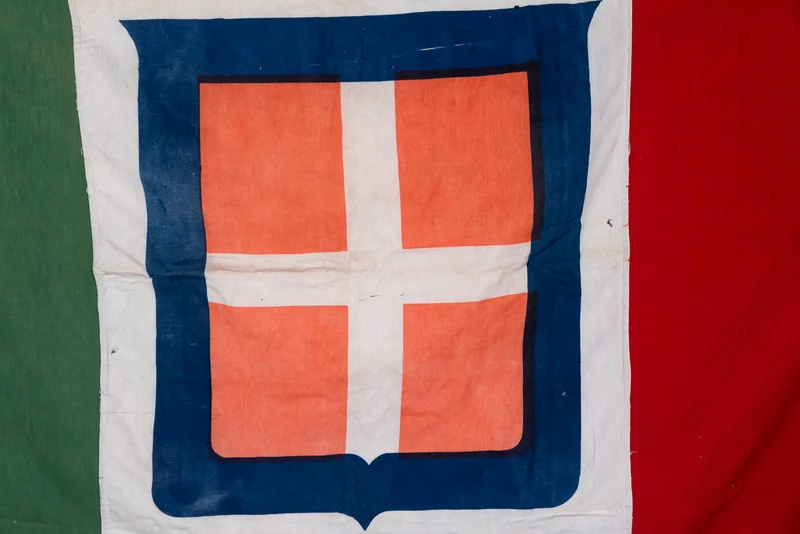 Dreifarbiges Flaggenemblem von Savoyen