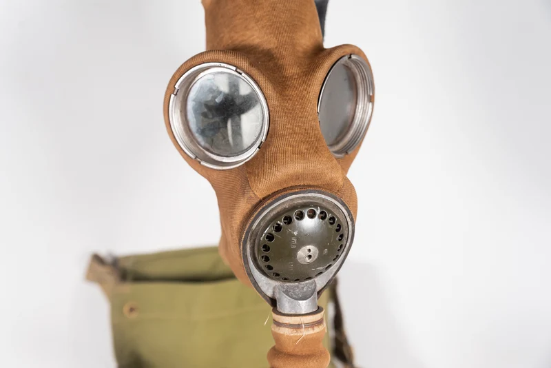 Britische Gasmaske M.39 aus dem 2. Weltkrieg
