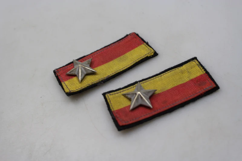 Paar REI-Rosetten aus dem 2. Weltkrieg