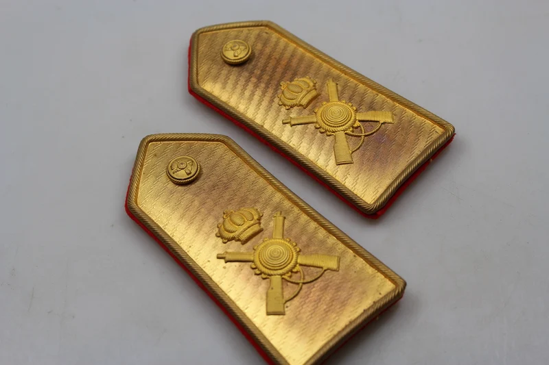 M.34-Schulterpolster mit WW2-Goldplatte