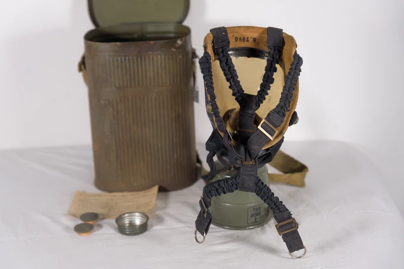 Französische Gasmaske aus dem 2. Weltkrieg