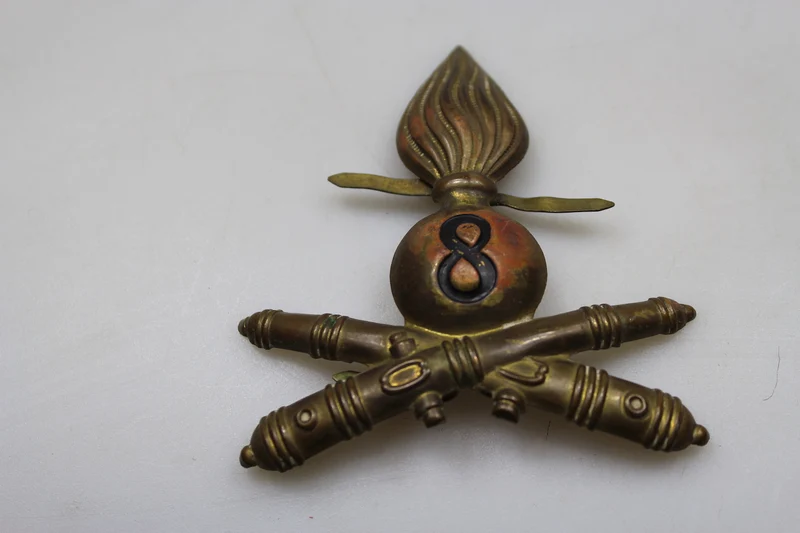 8. Artilleriefries für M.35 Tropenhelm