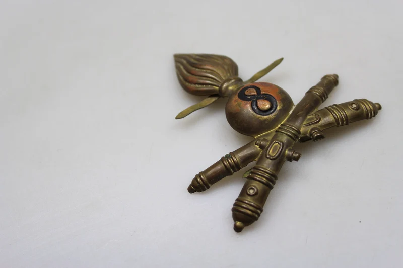 8. Artilleriefries für M.35 Tropenhelm