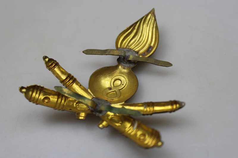 8. Artilleriefries für M.35 Tropenhelm