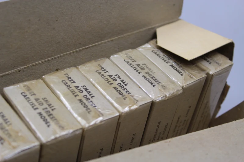Box 10 Erste-Hilfe-Pakete der US-Armee aus dem 2. Weltkrieg