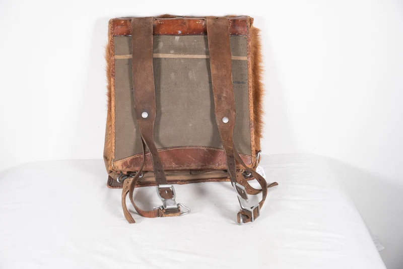 Starrer „Affe“-Rucksack