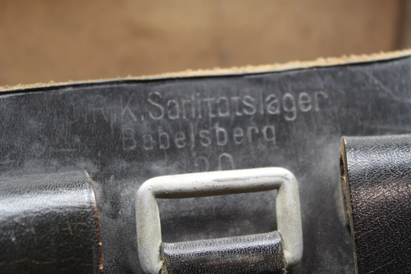Paar Gesundheitspatronen aus dem 2. Weltkrieg