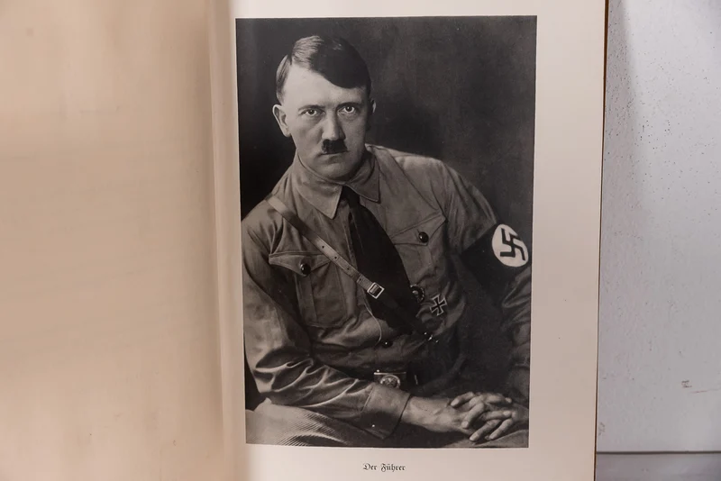 Stickeralbum „Kampf um's Drittes Reich“.