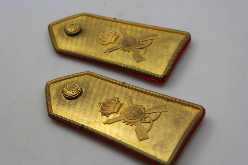 Schulterpolster M.34 mit goldener Platte