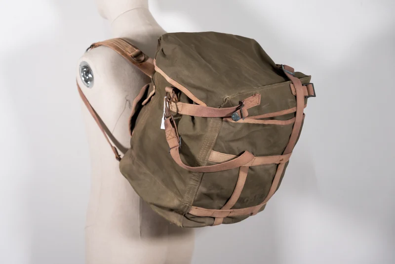 US Army WW2 Radio Rucksack