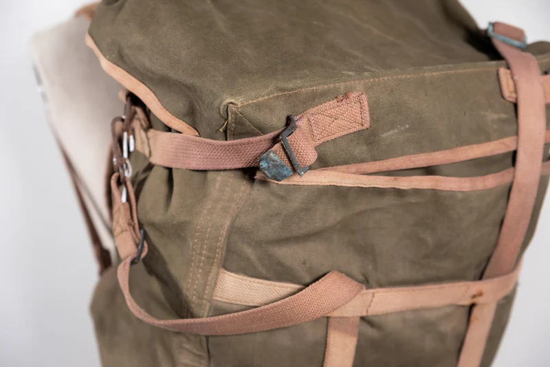 US Army WW2 Radio Rucksack
