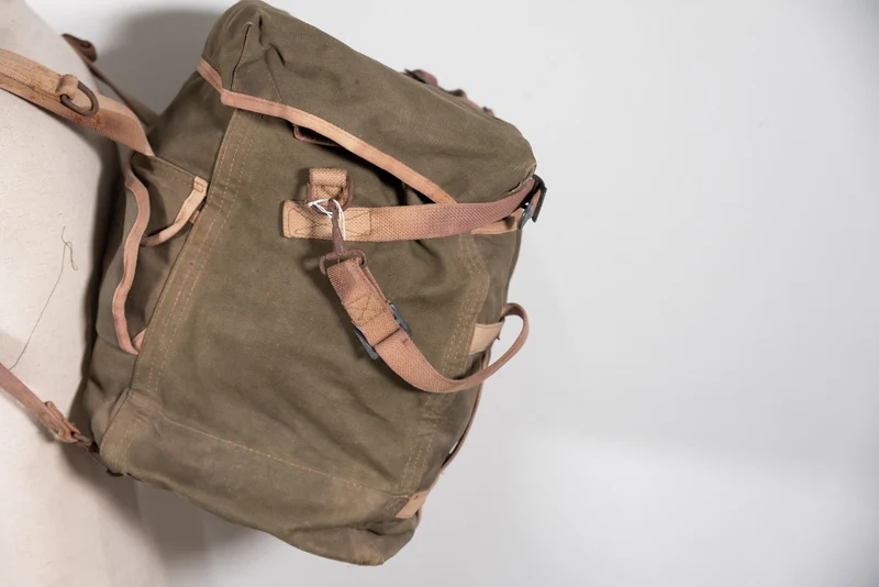 US Army WW2 Radio Rucksack