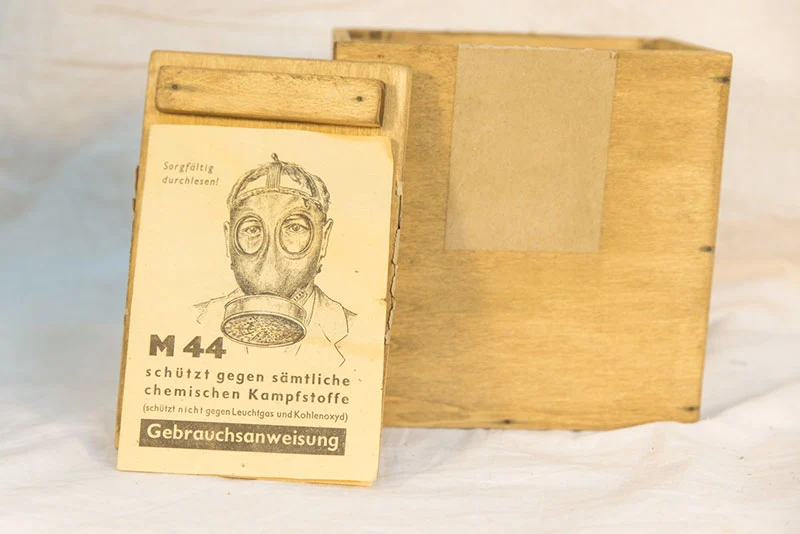 LS-Gasmaske und M.44 Zivilbevölkerung