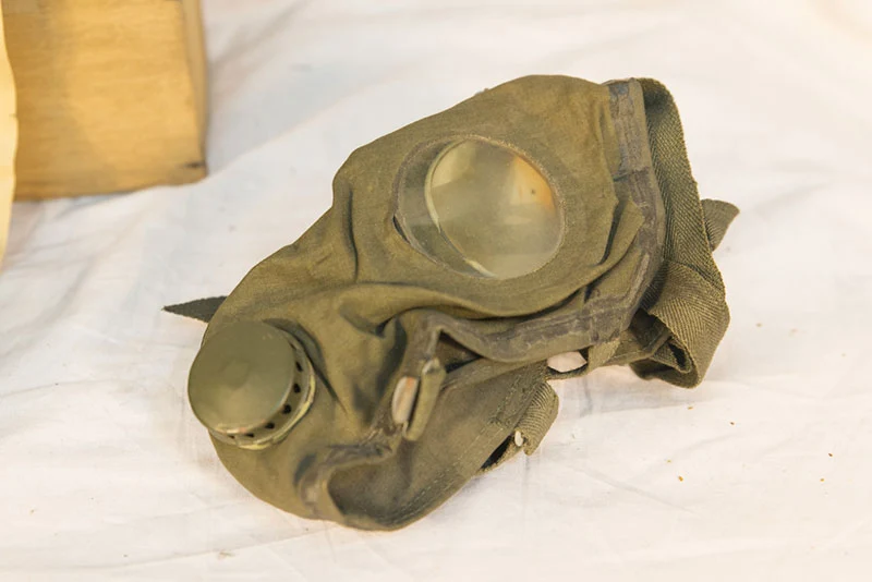 LS-Gasmaske und M.44 Zivilbevölkerung