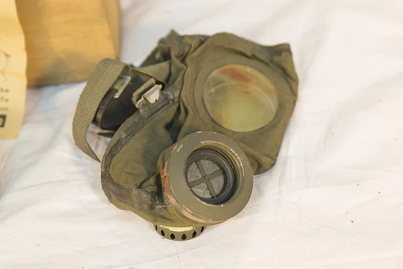 LS-Gasmaske und M.44 Zivilbevölkerung
