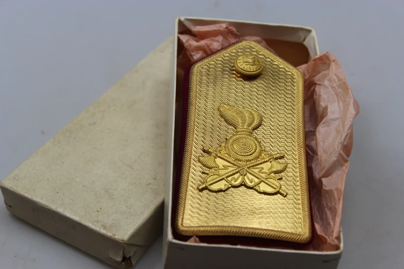 Schulterpolster M.34 mit goldener Platte