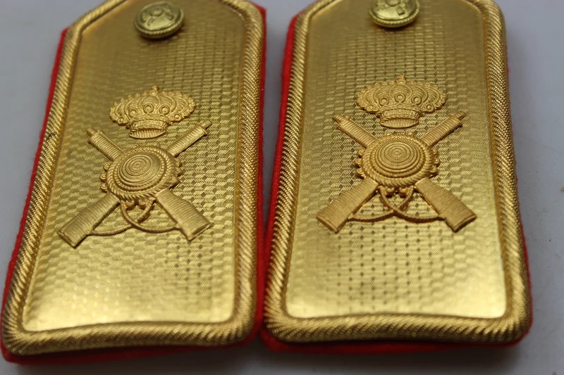 Schulterpolster M.34 mit goldener Platte