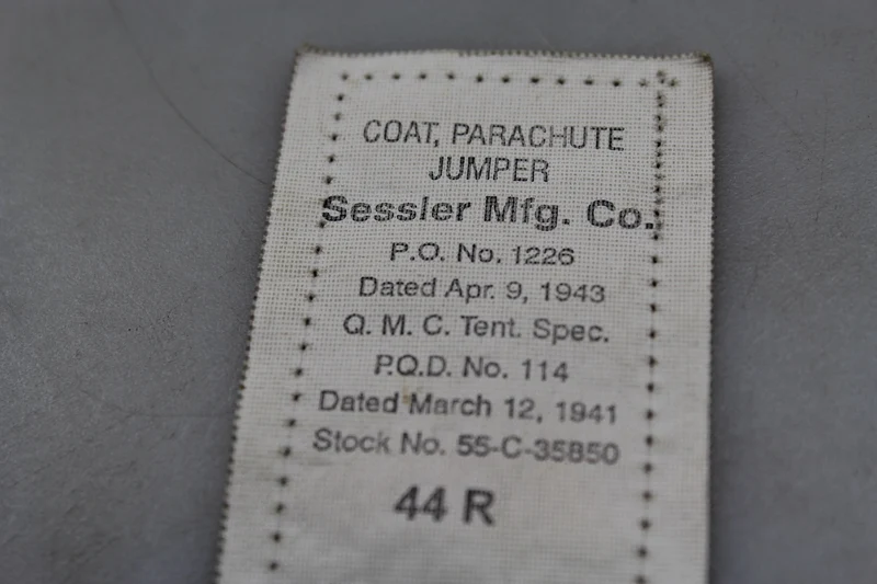 Replikat der US-Fallschirmjägerjacke aus dem 2. Weltkrieg