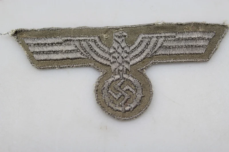 Heer-Brustadler aus dem späten Krieg